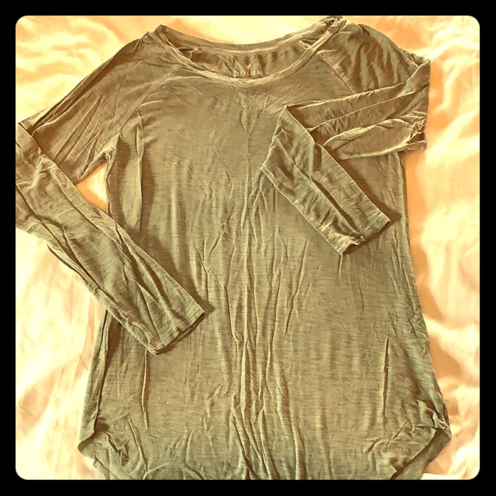 Long sleeve t shirt.